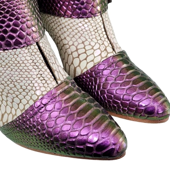 FREEBIRD BY STEVEN JOEY WHITE PEARL HOLOGRAM IRIDESCENT SNAKE CUSTOM BOOTIES - Picture 5 of 16